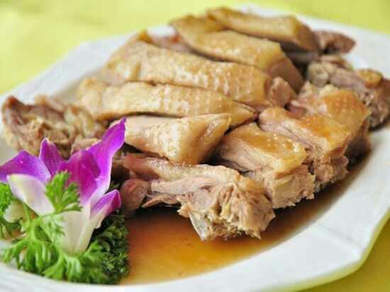 坐上海南高铁游西线 美食吃到你扶墙走
