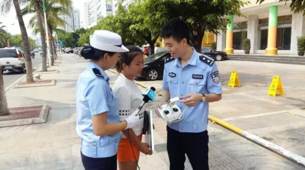 女生当警察的工作 a_380568623.jpg