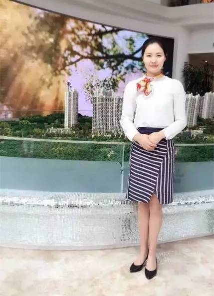 ... 的称号,同样来自巴黎香颂的黄婕也夺得了第五名的