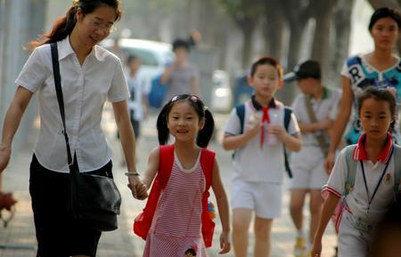 郑州市区小学报名开始：务必带齐证件