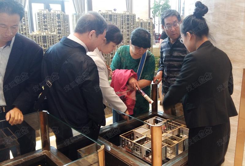 独家优惠 精美礼品 安宁专线看房团网友满载而归