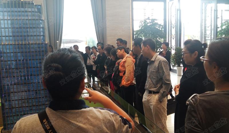 独家优惠 精美礼品 安宁专线看房团网友满载而归