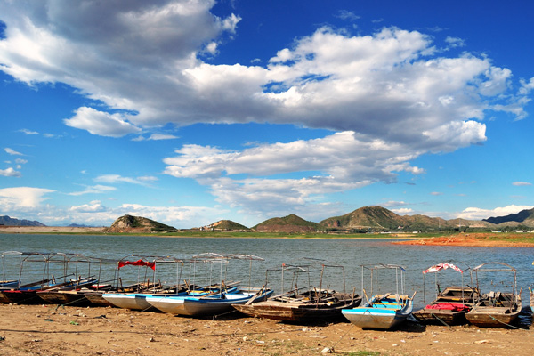 毗邻景点:保定市龙门水库风景区,狼牙山