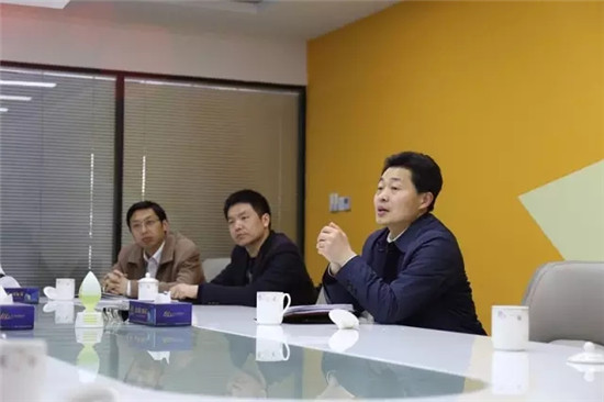 怀孕一个月胎儿图_襄阳组织部一个月收入