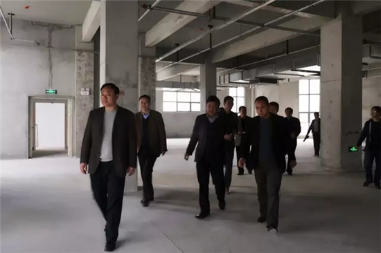 怀孕一个月胎儿图_襄阳组织部一个月收入