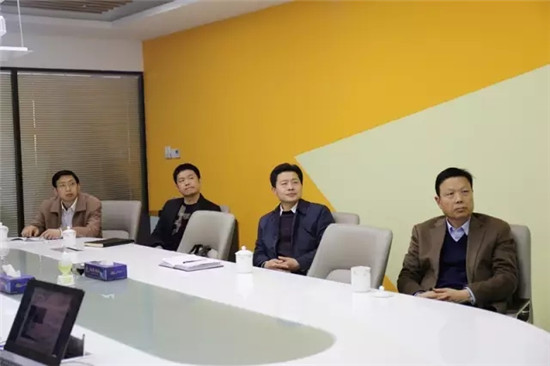 怀孕一个月胎儿图_襄阳组织部一个月收入