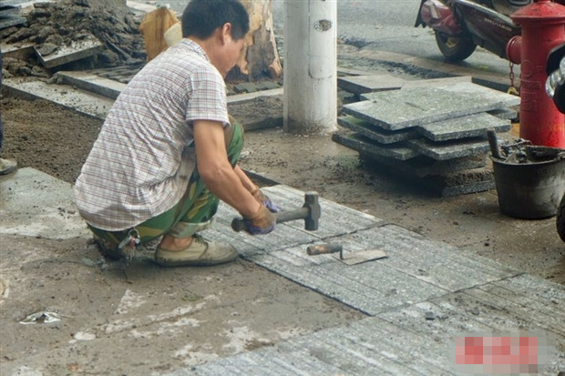 各区住建局将分段进行盲道铺设作业,各路段的施工时间不相同