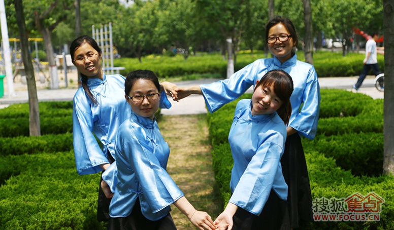 硕士学位服和学士学位服 b_112161926.jpg