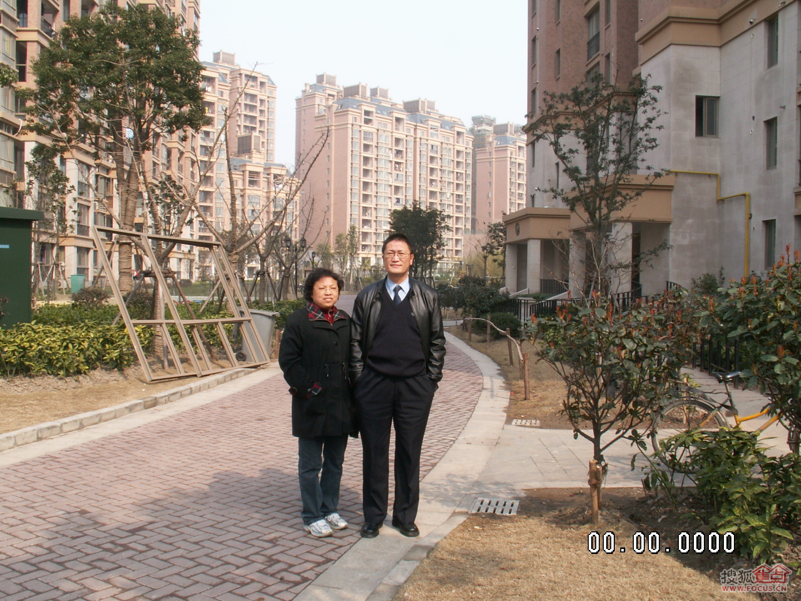 小区散步