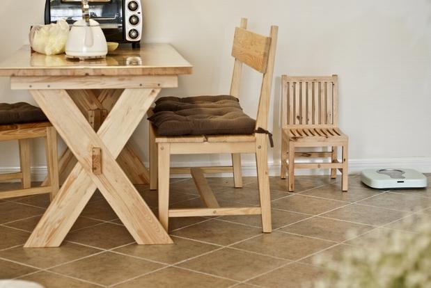 怎么装饰桌子才变得温馨 a_72623649.jpg