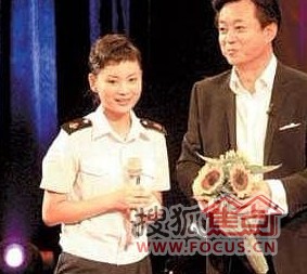 图:朱军老婆谭梅惊艳私房照曝光 看名嘴背后贤内助