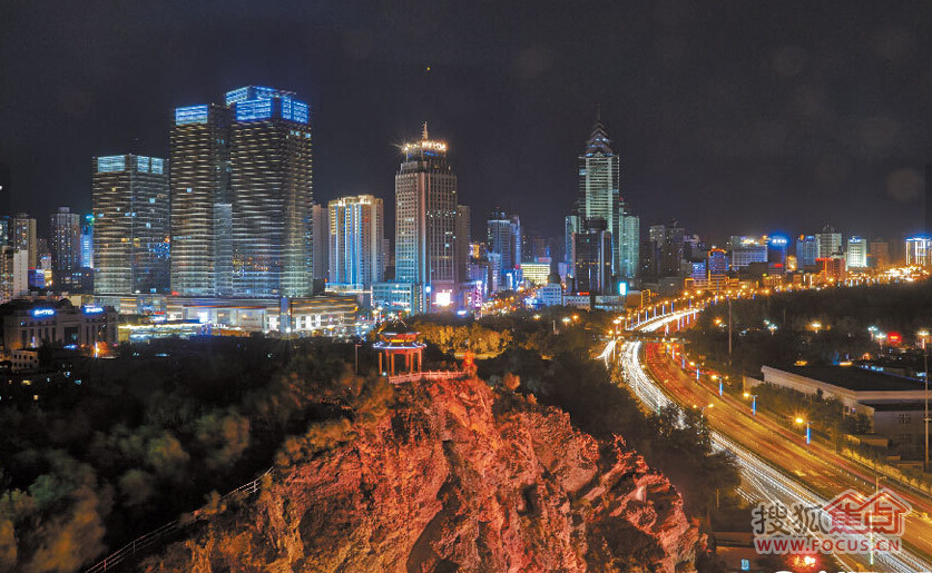 感受乌鲁木齐地标夜景亮化之美 夜色撩人 灯火阑珊