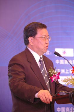 龙永图