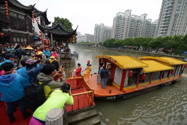 常州篦箕巷位于常州城西,紧临运河,是古毗陵驿所在地,旧称"花市街.