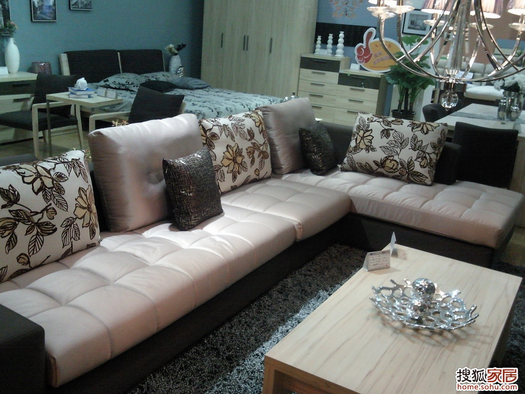 回复:图:明珠家居看上两款沙发,大家给鉴 -西安装修-搜狐家居网