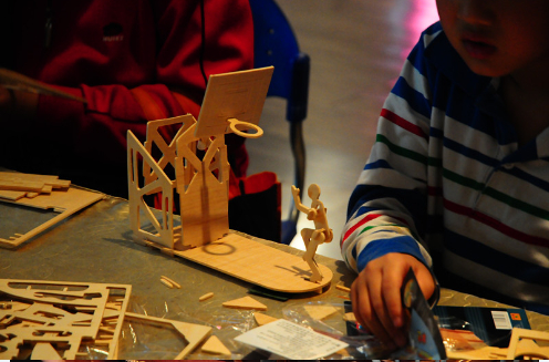 华业东方玫瑰"3d笔筒智力拼图活动"感受文化精髓