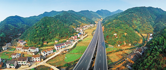 4座地下站围护结构全部完成……记者昨日从中铁十四局长株潭城际铁路