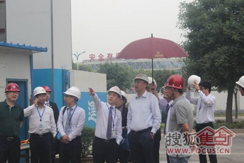 于修阳副总裁莅临渭南万达广场展开指导工作