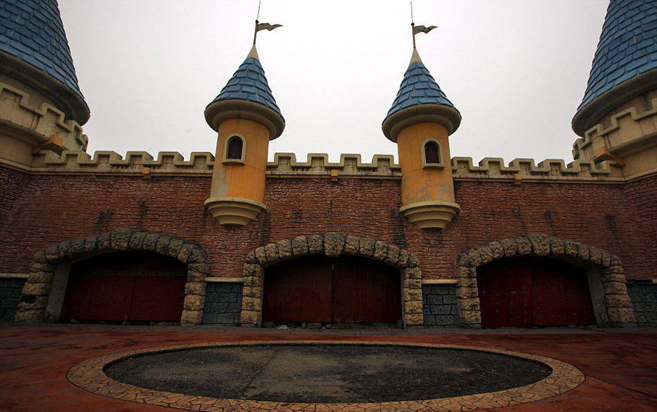 全球被遗弃景点亚洲沃德兰游乐园似鬼城