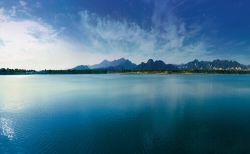 抬头可见千灵山,周边南宫,云岗,鹰山三大森林公园环抱,仁者乐山,智者