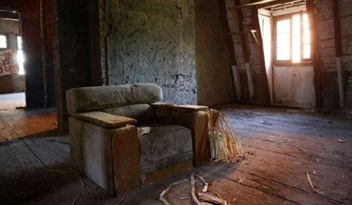 大家天黑请闭眼朝内81号领着一大波鬼宅来了