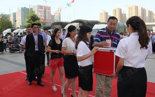 情系灾区爱心启程 中豪赈灾物资满载企业责任发车