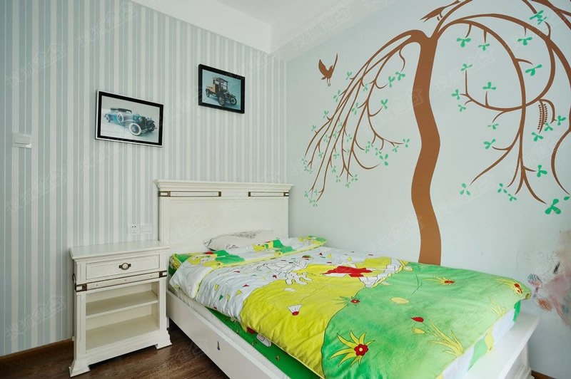 儿童房手绘墙装修图 让儿童房弥漫童话的色彩