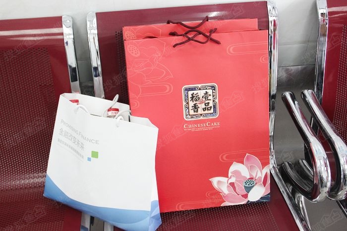 隆基泰和为业主送去的中秋礼品