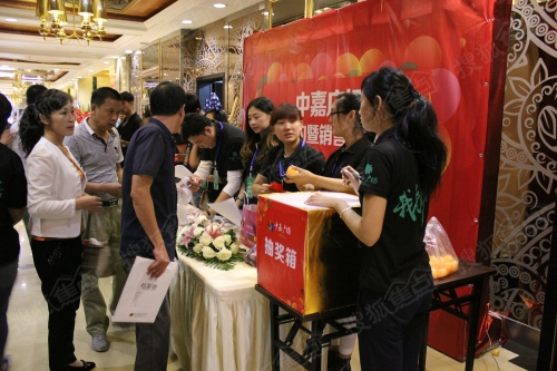 签到处贴臂贴人气火爆