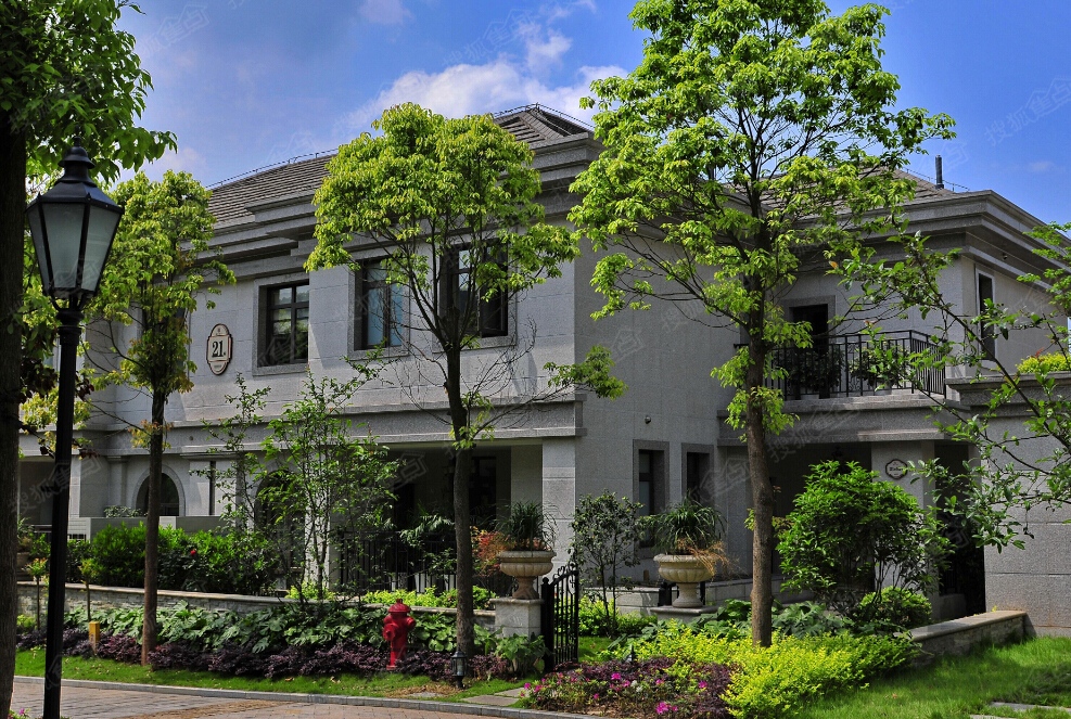 全石材立面建筑:空港楼盘独秀,润丰水尚项目解析