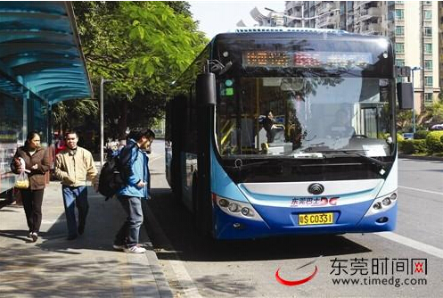 镇公交线路——807路上路运营,该线路往返于东莞火车站与东莞东火车站