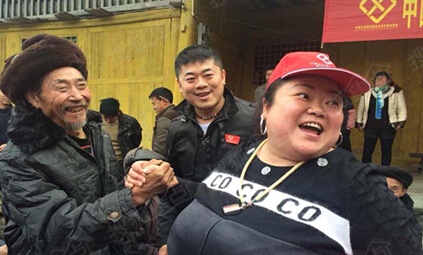 助老为主题的一次公益活动,来自重庆电视台家喻户晓的黄小兰,王香香