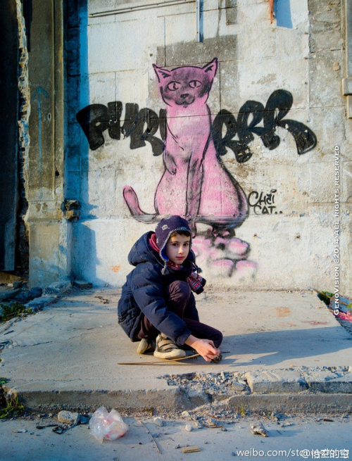艺术家在上海拆迁废墟上涂鸦走红网络