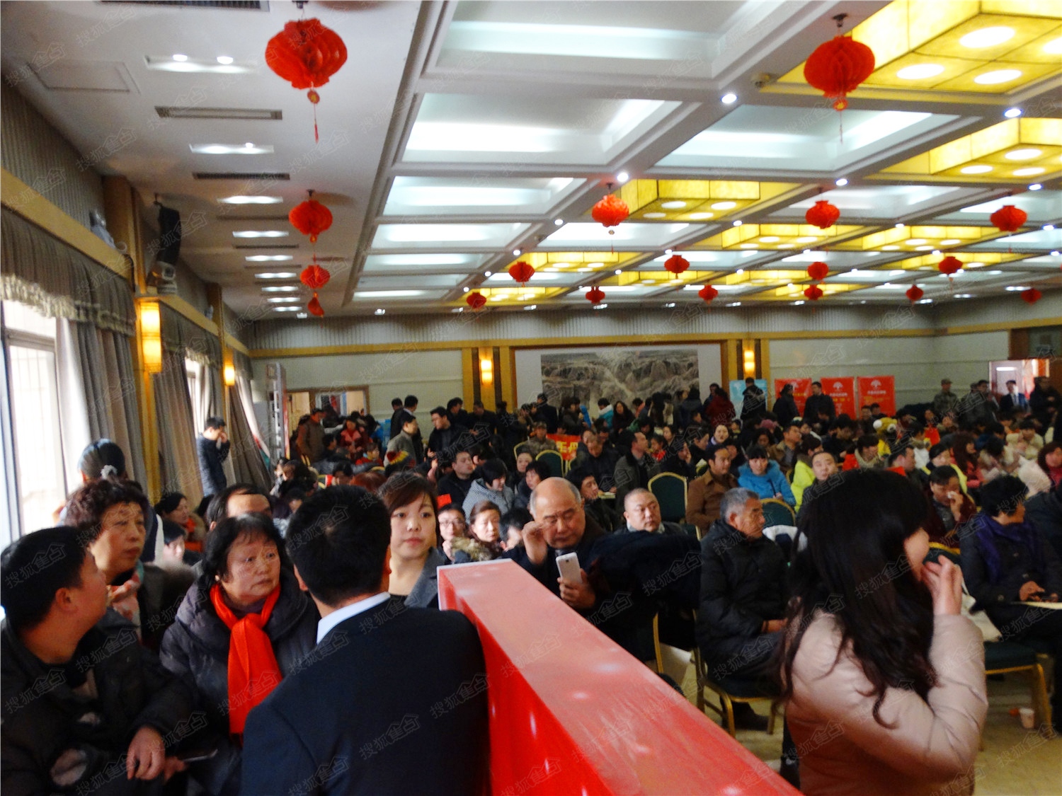 火爆的选房现场