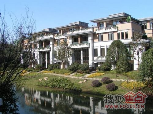 联排别墅,纯粹低密度建筑,将建筑与自然环境有机结合