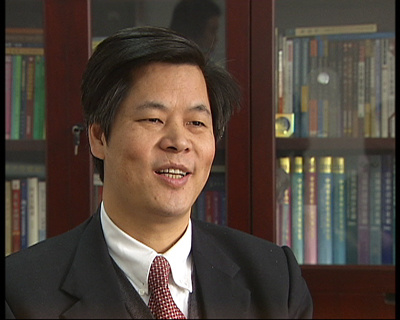 中国人民大学劳动人事学院副院长 郑功成