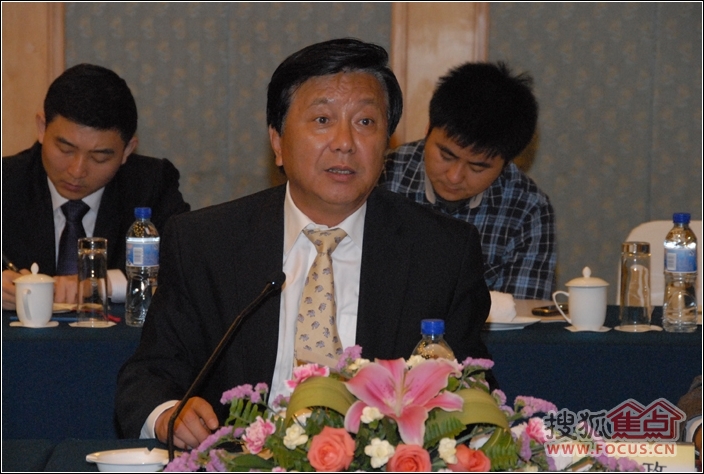 厦门市委副秘书长徐国庆,市政府副秘书长游有雄,市国土房产局副局长