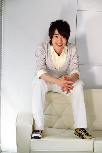 张栋梁出门购物都用环保袋用餐带环保筷