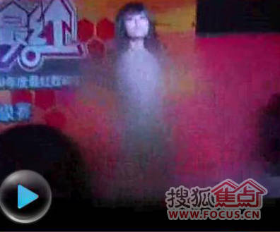 "脱光门"女模特疑为地产大亨侄女(组图)-房产新闻-上海搜狐焦点网