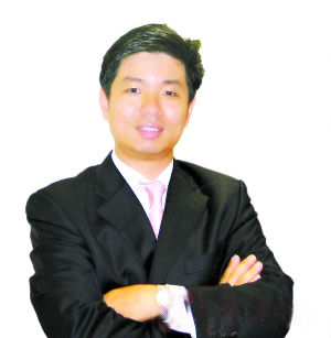 中原地产项目部总经理黄韬