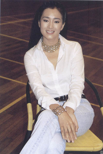 众女星与白衬衣的性感家居照组合