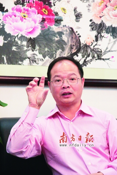 凤岗镇委书记朱国和表示凤岗要创新党的建设,加快转型升级步伐.