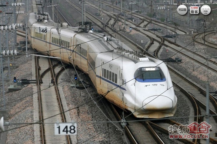 crh2型是以日本新干线的e2系为基础.
