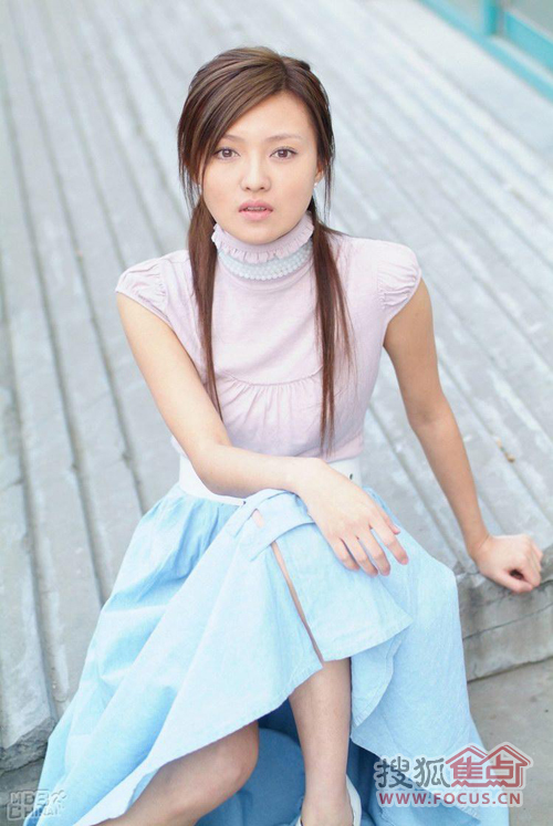 傅晶恬静温柔家居照