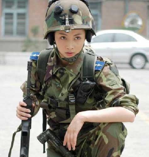 细数军艺毕业明星董洁梅婷穿戎装飒爽图集