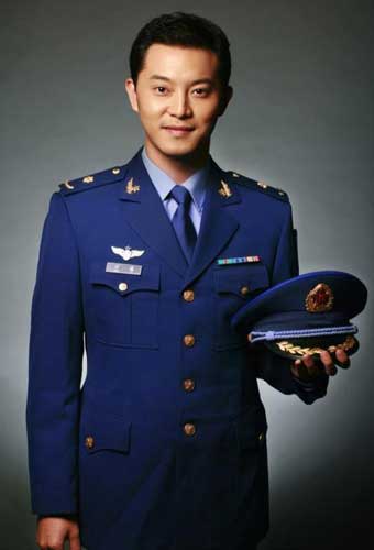 细数军艺毕业明星董洁梅婷穿戎装飒爽图集