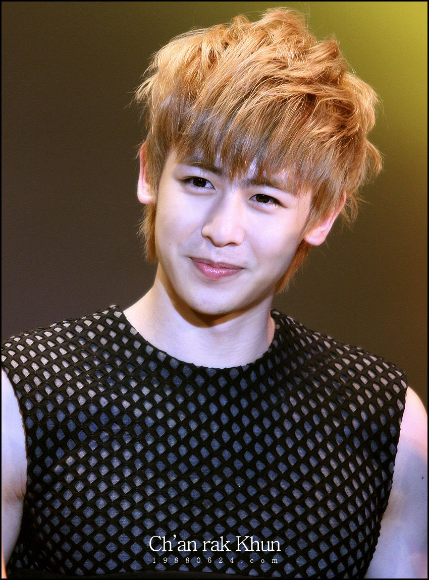 "泰国王子"nichkhun在泰豪宅首次公开