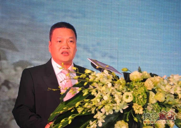 中国珠宝玉石首饰行业协会流行饰品分会执行会长谢海洲先生致辞