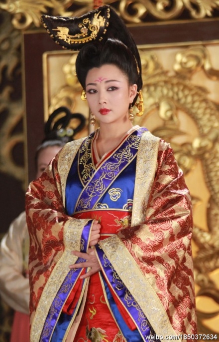美貌武则天殷桃 清雅妩媚的家居生活揭秘