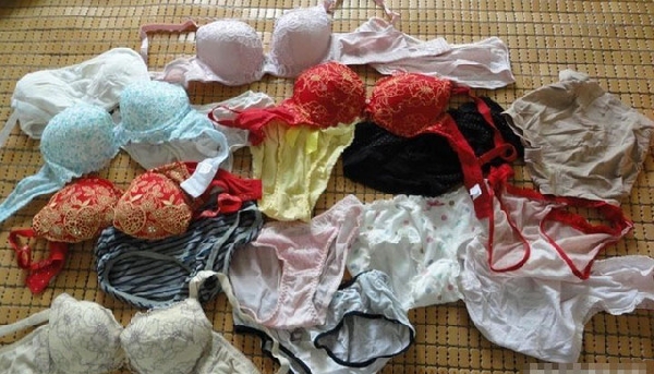 现在的大学女生宿舍真疯狂 自毁形象啊[图]